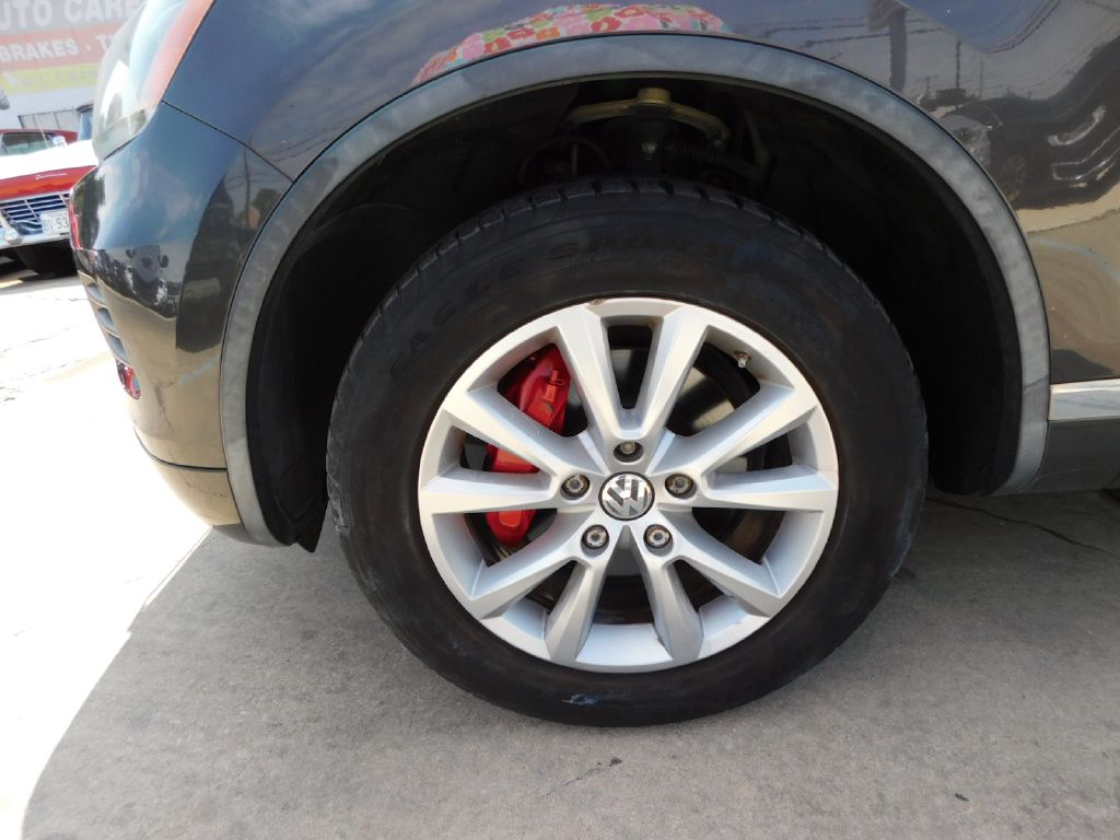 2013 Volkswagen Touareg  V6 In San Antonio, Texas