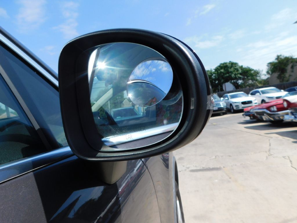 2013 Volkswagen Touareg  V6 In San Antonio, Texas