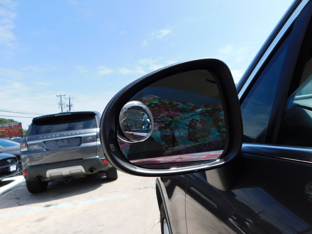 2013 Volkswagen Touareg  V6 In San Antonio, Texas