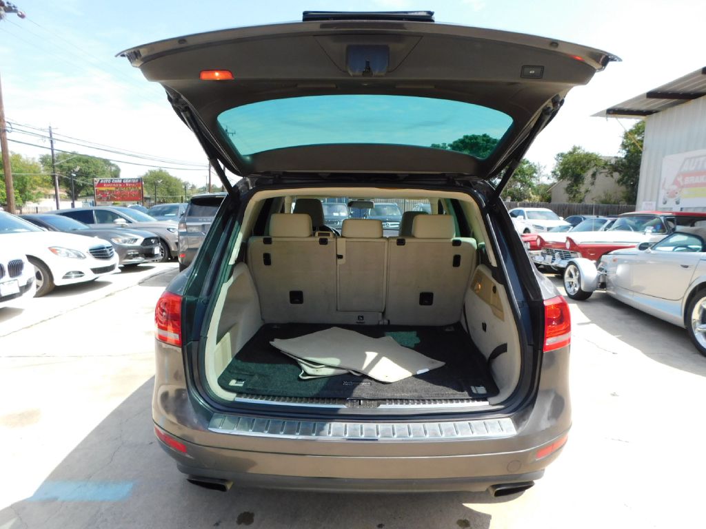 2013 Volkswagen Touareg  V6 In San Antonio, Texas