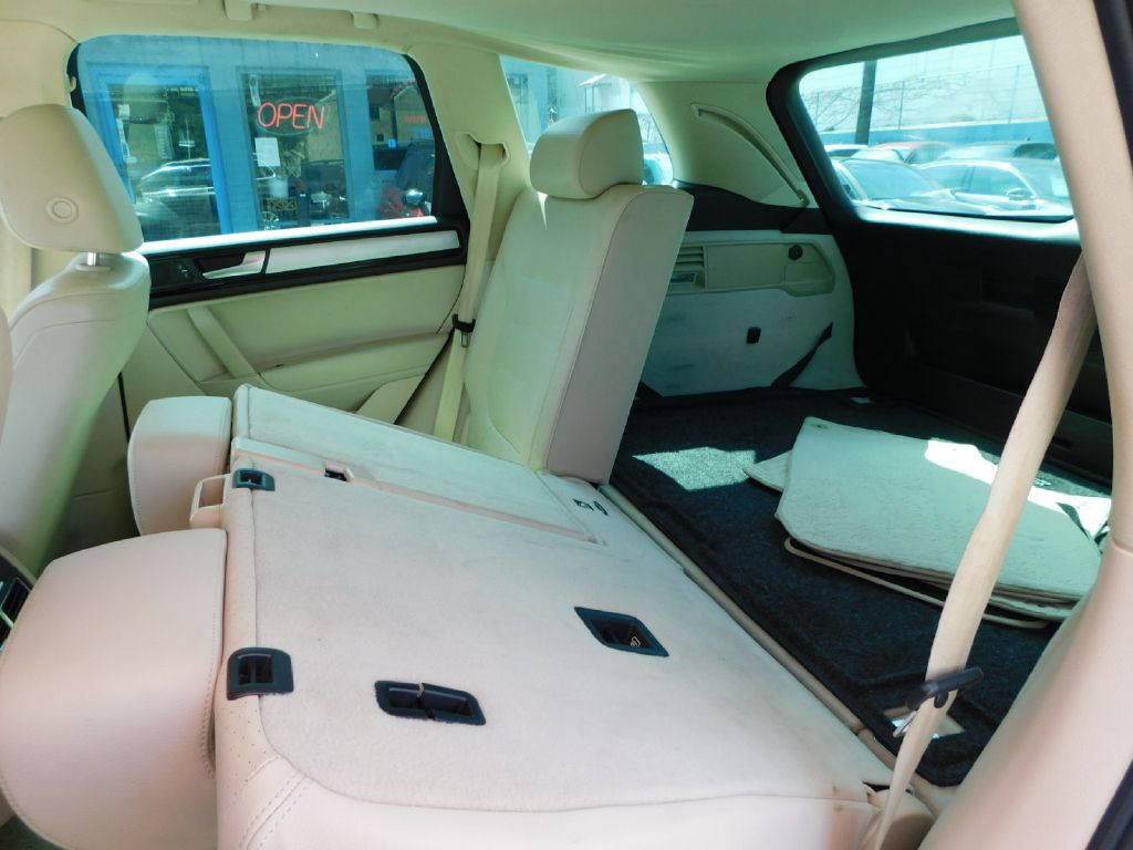 2013 Volkswagen Touareg  V6 In San Antonio, Texas