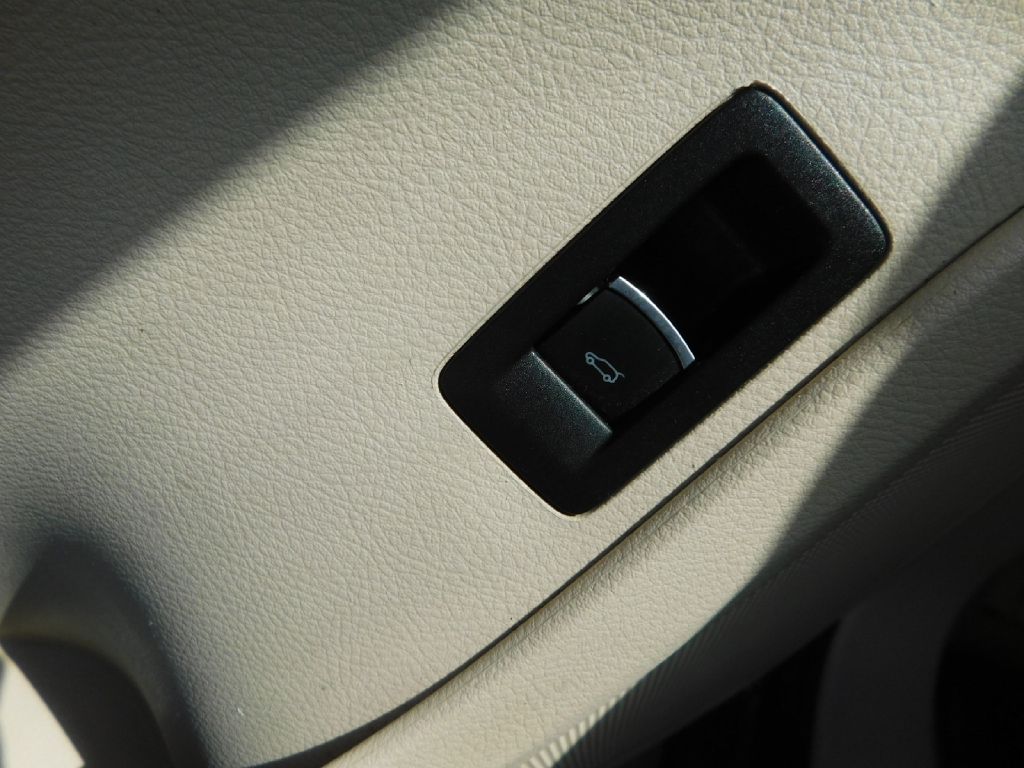 2013 Volkswagen Touareg  V6 In San Antonio, Texas