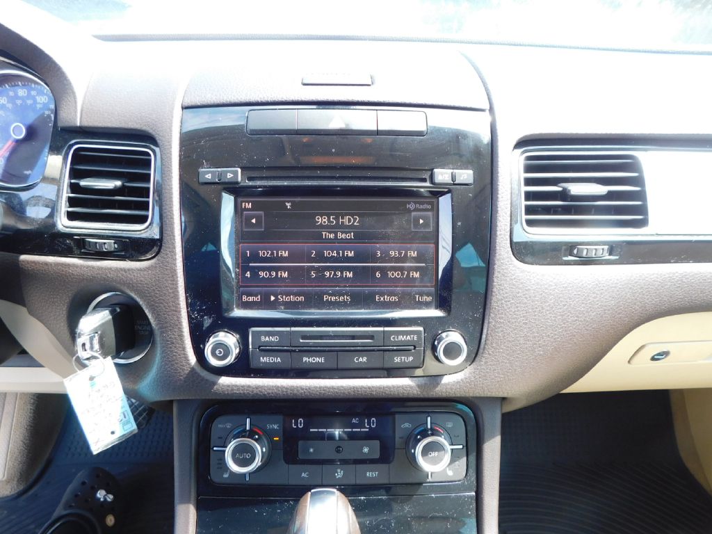 2013 Volkswagen Touareg  V6 In San Antonio, Texas