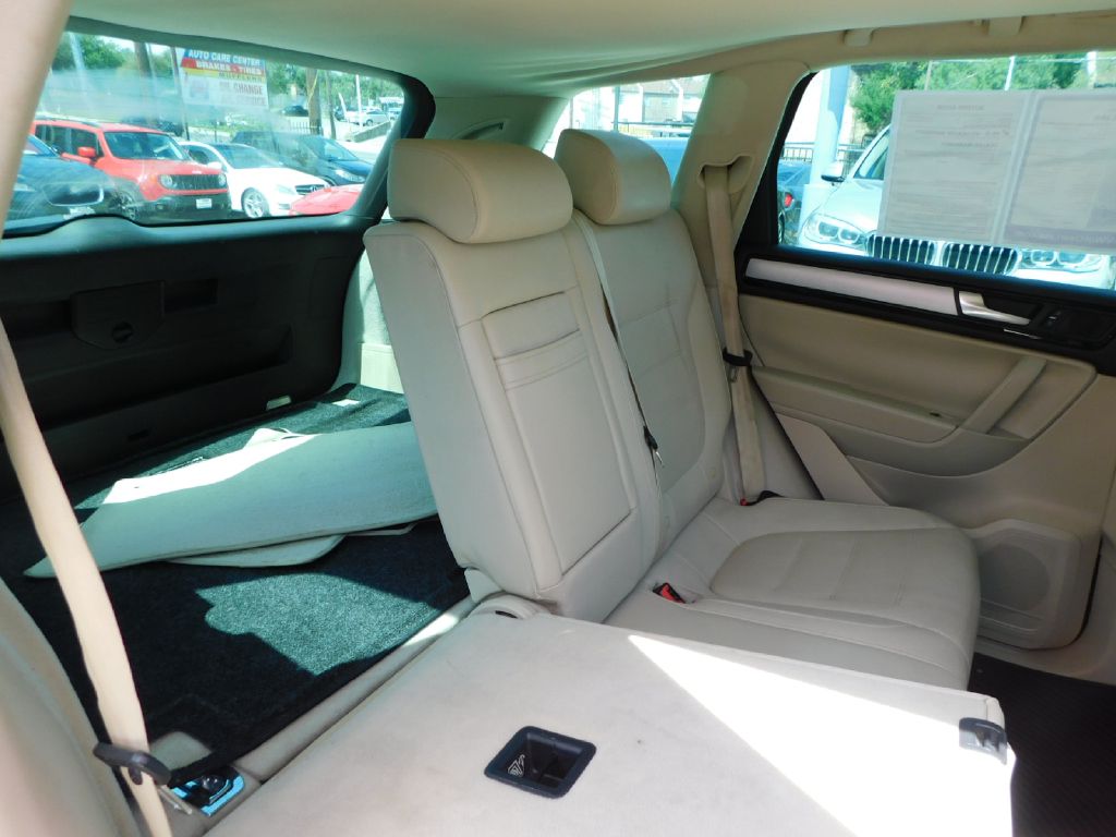 2013 Volkswagen Touareg  V6 In San Antonio, Texas