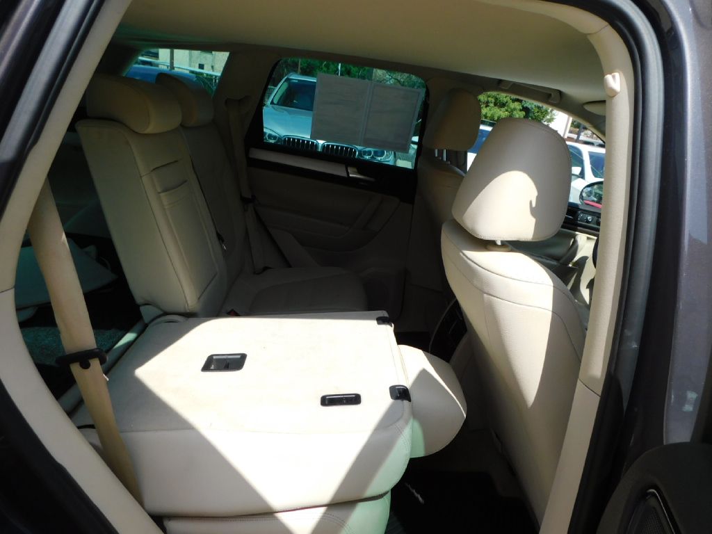2013 Volkswagen Touareg  V6 In San Antonio, Texas