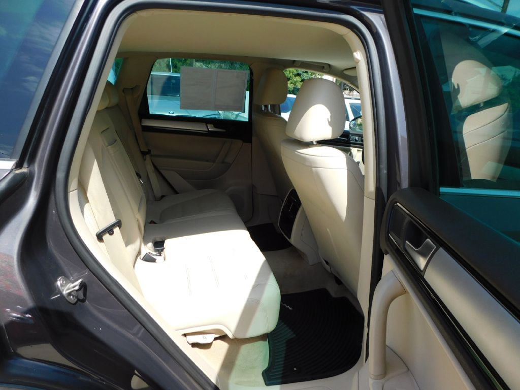 2013 Volkswagen Touareg  V6 In San Antonio, Texas