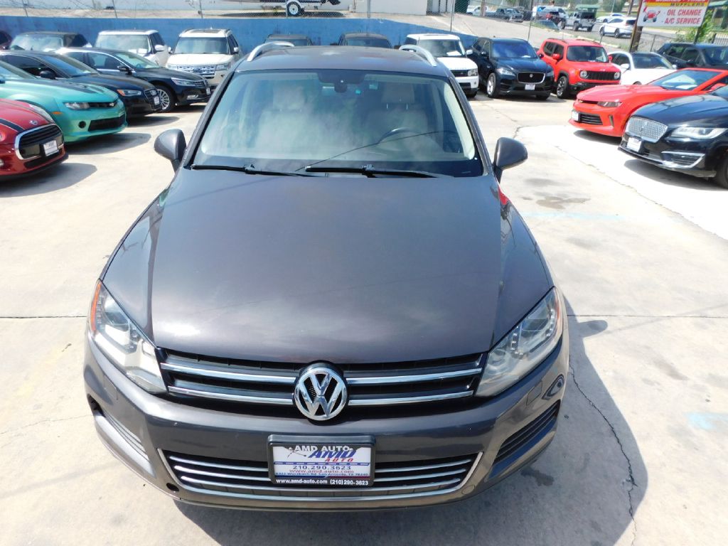 2013 Volkswagen Touareg  V6 In San Antonio, Texas
