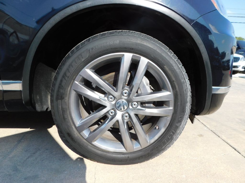 Used Car 2016 Volkswagen Touareg  Sport For Sale Under $15,000 In San Antonio, Texas