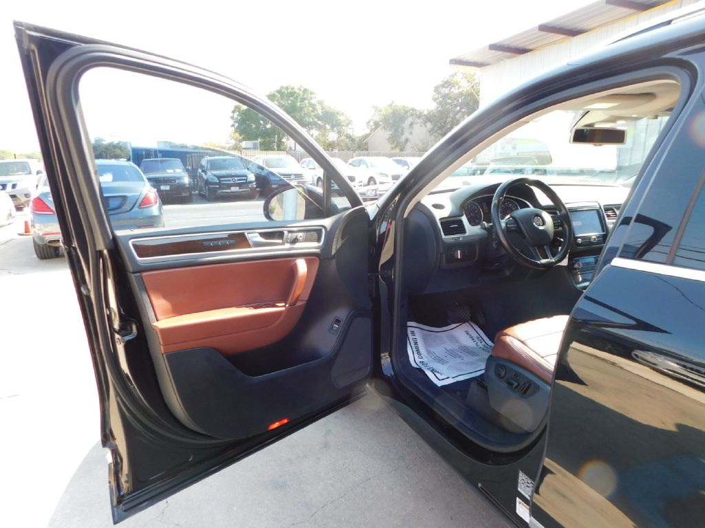 Used Car 2016 Volkswagen Touareg  Sport For Sale Under $15,000 In San Antonio, Texas