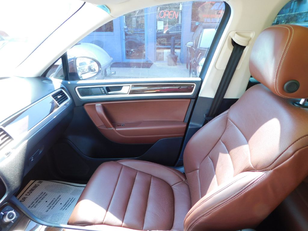 Used Car 2016 Volkswagen Touareg  Sport For Sale Under $15,000 In San Antonio, Texas