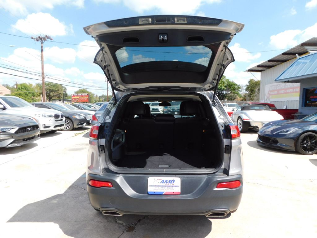 Used Car 2015 Jeep Cherokee  Latitude For Sale Under $10,000 In San Antonio, Texas