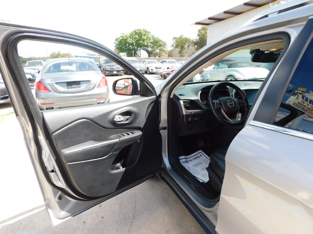 Used Car 2015 Jeep Cherokee  Latitude For Sale Under $10,000 In San Antonio, Texas
