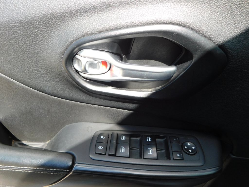Used Car 2015 Jeep Cherokee  Latitude For Sale Under $10,000 In San Antonio, Texas