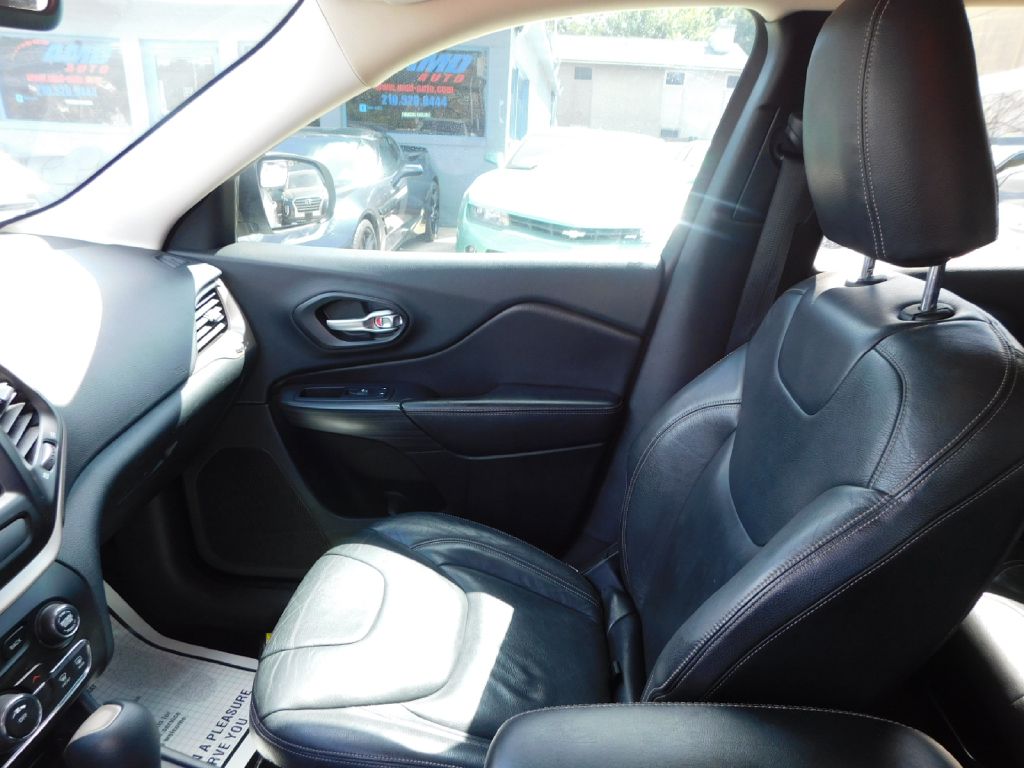 Used Car 2015 Jeep Cherokee  Latitude For Sale Under $10,000 In San Antonio, Texas