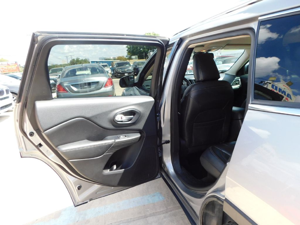 Used Car 2015 Jeep Cherokee  Latitude For Sale Under $10,000 In San Antonio, Texas