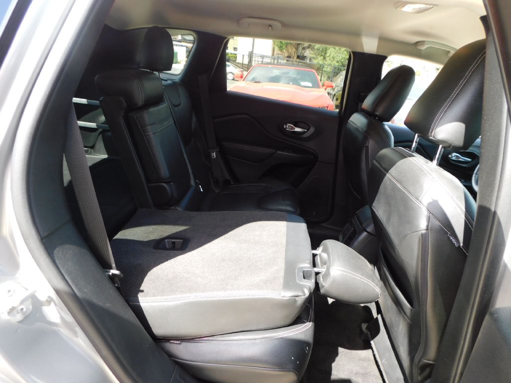 Used Car 2015 Jeep Cherokee  Latitude For Sale Under $10,000 In San Antonio, Texas