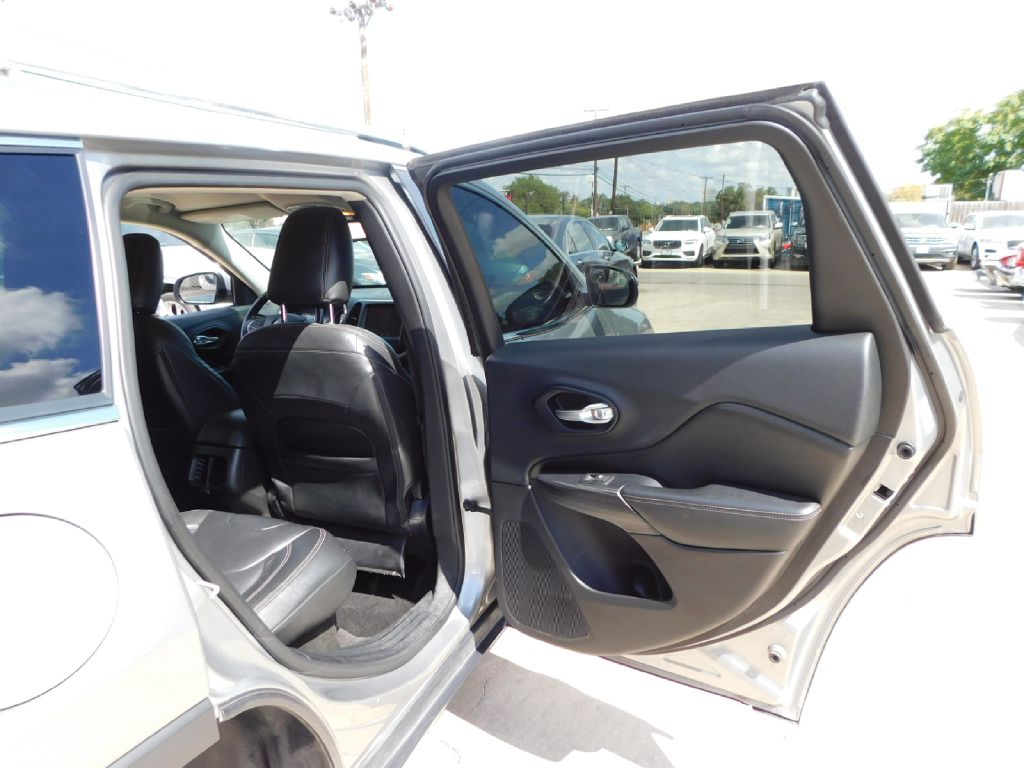 Used Car 2015 Jeep Cherokee  Latitude For Sale Under $10,000 In San Antonio, Texas