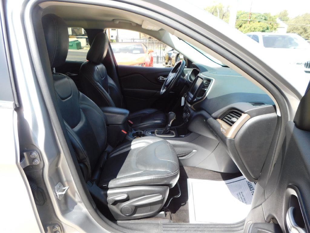 Used Car 2015 Jeep Cherokee  Latitude For Sale Under $10,000 In San Antonio, Texas