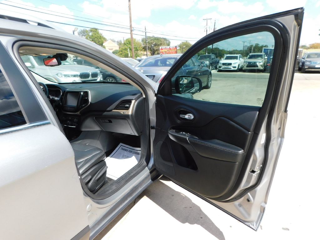 Used Car 2015 Jeep Cherokee  Latitude For Sale Under $10,000 In San Antonio, Texas