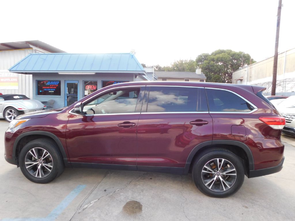 Used Car 2019 Toyota Highlander  Le For Sale Under $15,000 In San Antonio, Texas