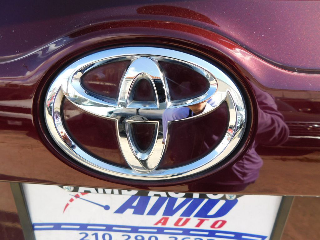 Used Car 2019 Toyota Highlander  Le For Sale Under $15,000 In San Antonio, Texas