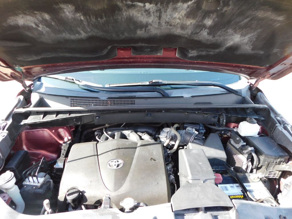 Used Car 2019 Toyota Highlander  Le For Sale Under $15,000 In San Antonio, Texas