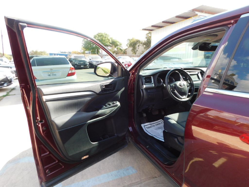 Used Car 2019 Toyota Highlander  Le For Sale Under $15,000 In San Antonio, Texas