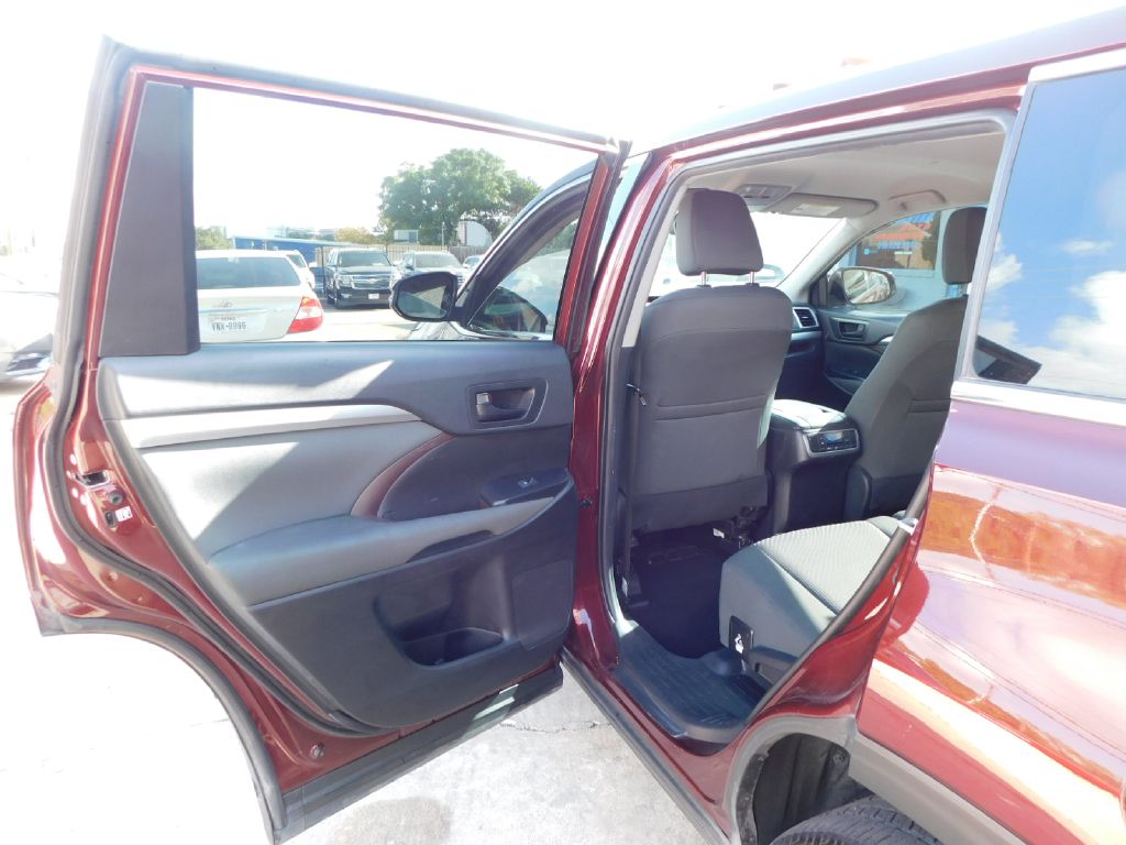 Used Car 2019 Toyota Highlander  Le For Sale Under $15,000 In San Antonio, Texas