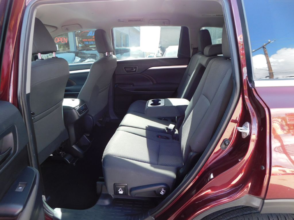 Used Car 2019 Toyota Highlander  Le For Sale Under $15,000 In San Antonio, Texas