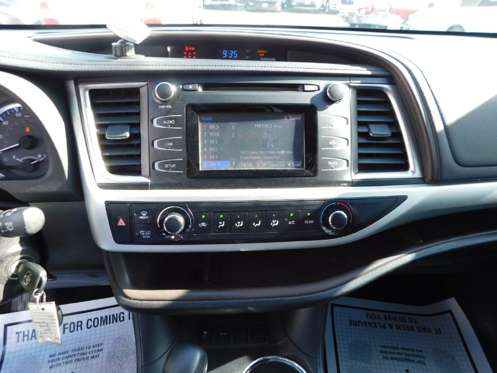 Used Car 2019 Toyota Highlander  Le For Sale Under $15,000 In San Antonio, Texas