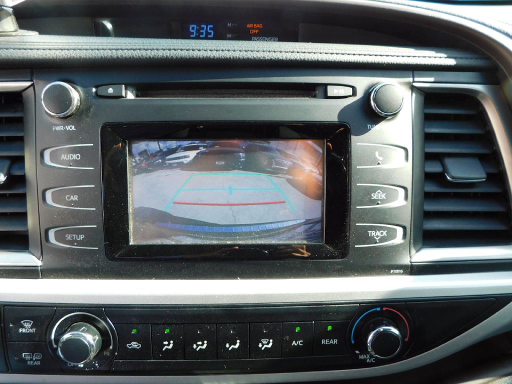 Used Car 2019 Toyota Highlander  Le For Sale Under $15,000 In San Antonio, Texas