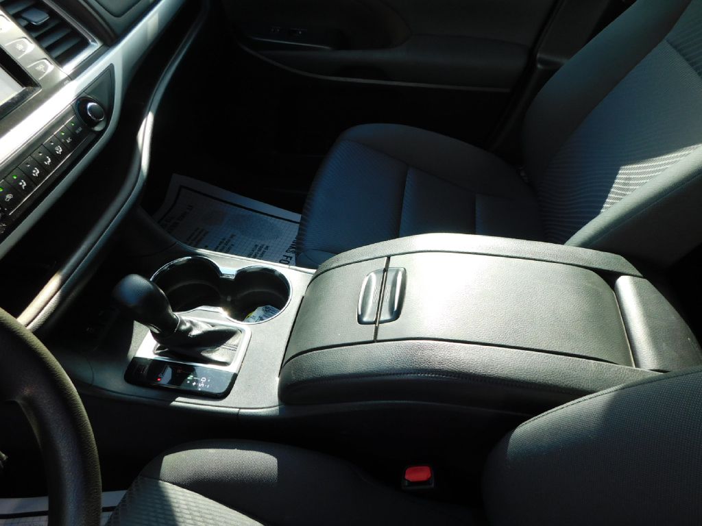Used Car 2019 Toyota Highlander  Le For Sale Under $15,000 In San Antonio, Texas