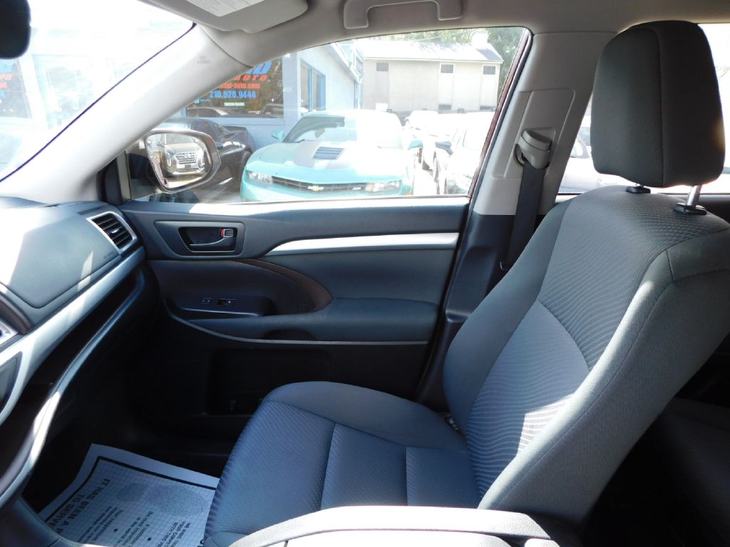 Used Car 2019 Toyota Highlander  Le For Sale Under $15,000 In San Antonio, Texas