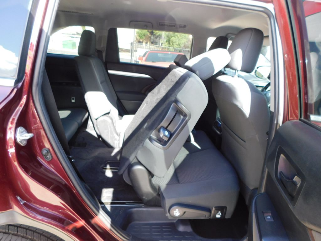 Used Car 2019 Toyota Highlander  Le For Sale Under $15,000 In San Antonio, Texas