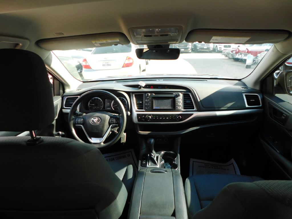 Used Car 2019 Toyota Highlander  Le For Sale Under $15,000 In San Antonio, Texas