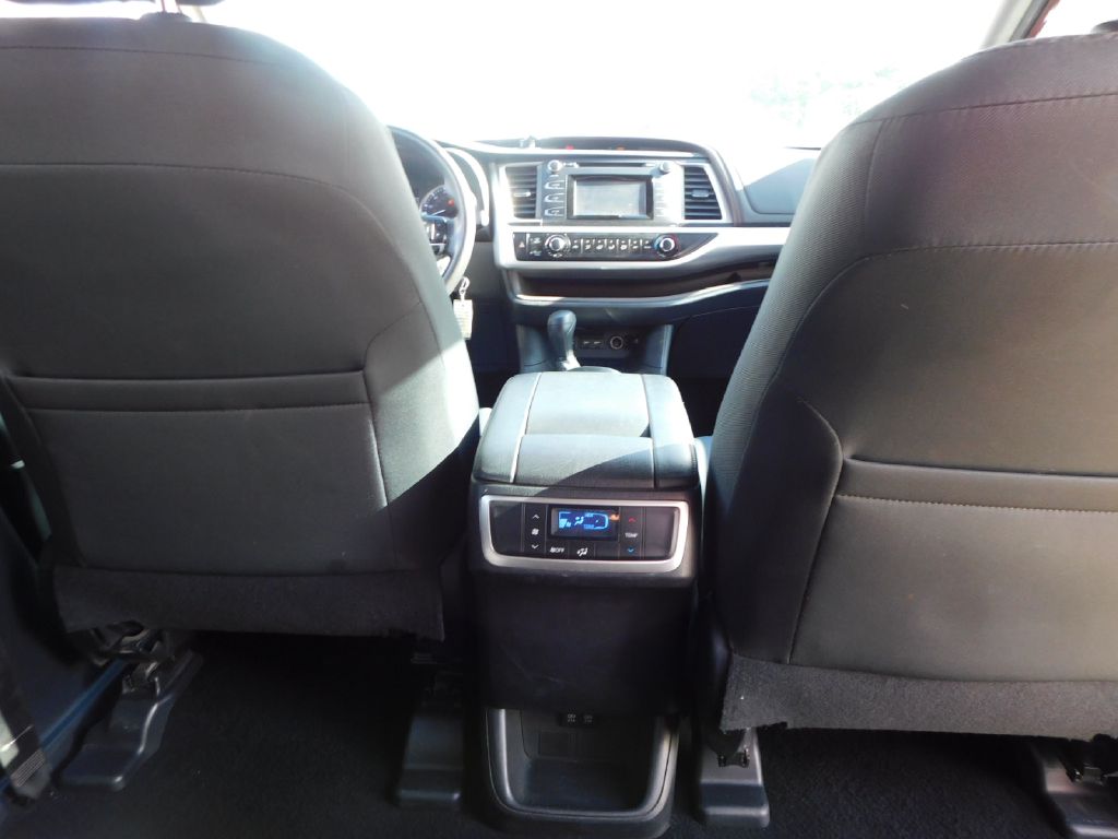 Used Car 2019 Toyota Highlander  Le For Sale Under $15,000 In San Antonio, Texas