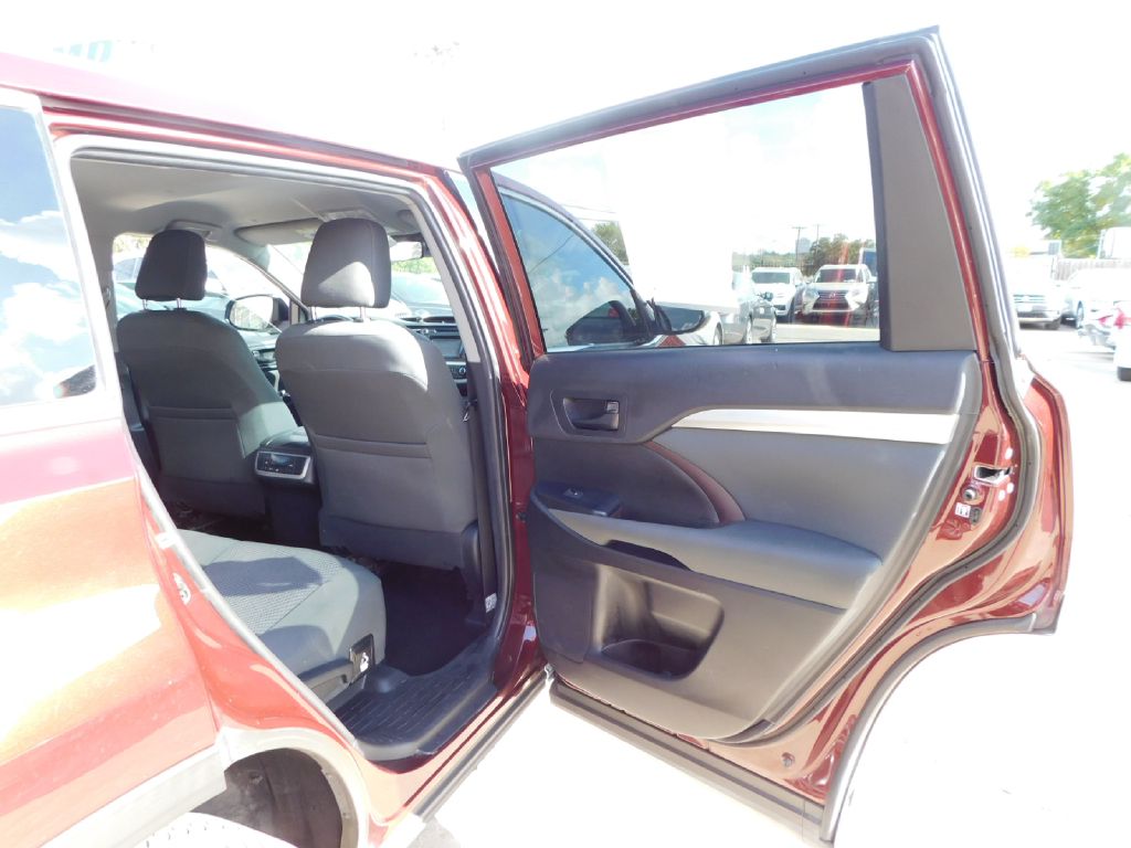 Used Car 2019 Toyota Highlander  Le For Sale Under $15,000 In San Antonio, Texas