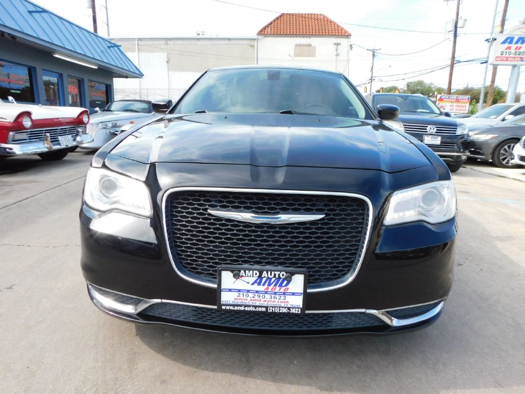 Used Car 2015 Chrysler 300  Limited For Sale Under $10,000 In San Antonio, Texas