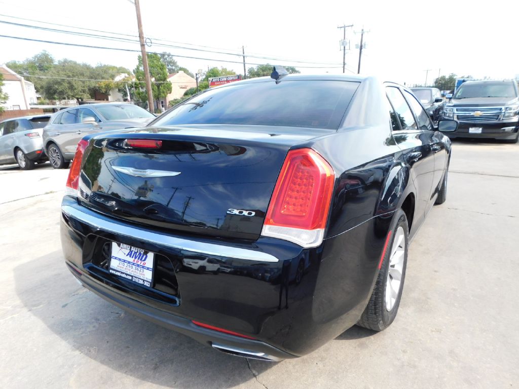Used Car 2015 Chrysler 300  Limited For Sale Under $10,000 In San Antonio, Texas