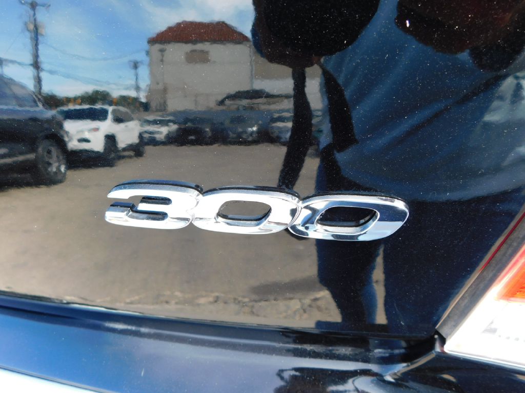 Used Car 2015 Chrysler 300  Limited For Sale Under $10,000 In San Antonio, Texas