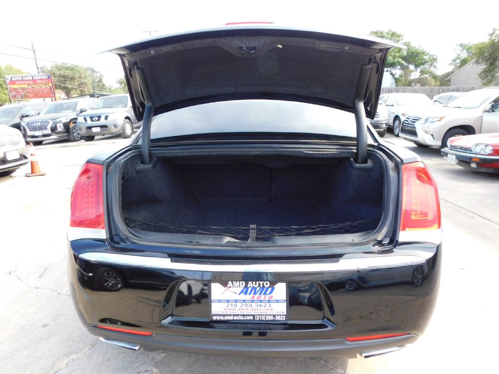 Used Car 2015 Chrysler 300  Limited For Sale Under $10,000 In San Antonio, Texas