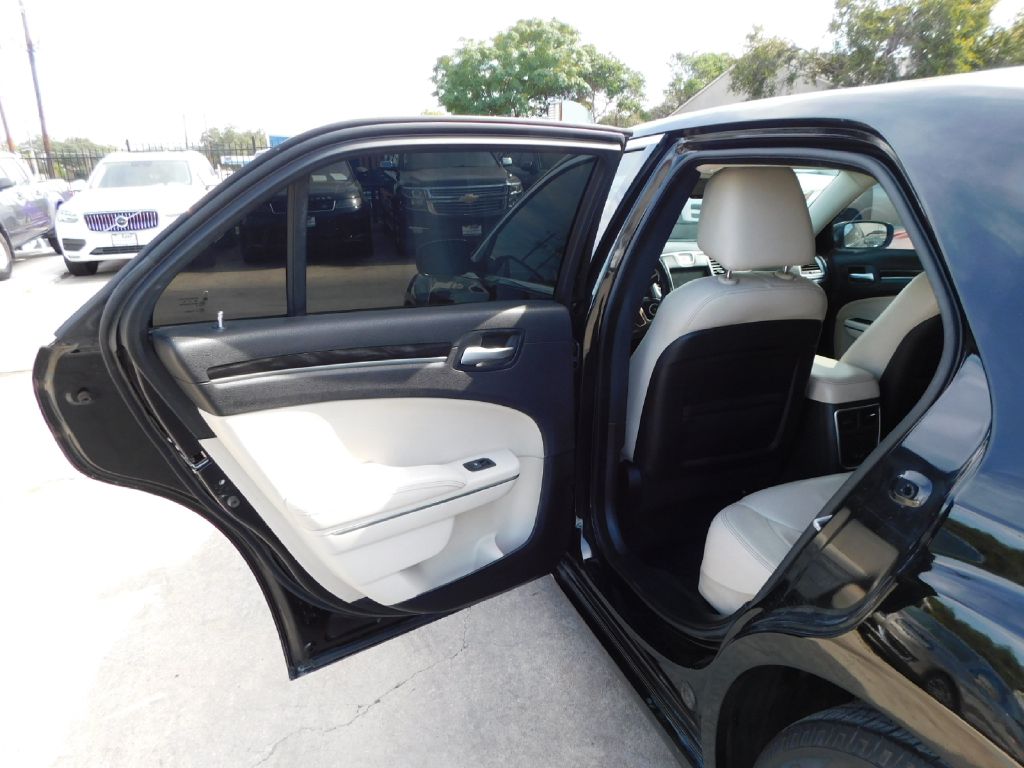 Used Car 2015 Chrysler 300  Limited For Sale Under $10,000 In San Antonio, Texas