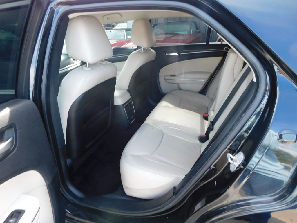 Used Car 2015 Chrysler 300  Limited For Sale Under $10,000 In San Antonio, Texas