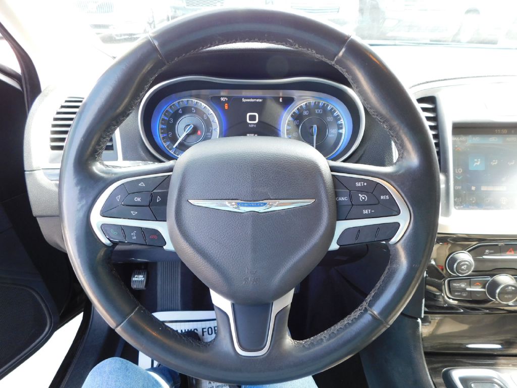 Used Car 2015 Chrysler 300  Limited For Sale Under $10,000 In San Antonio, Texas
