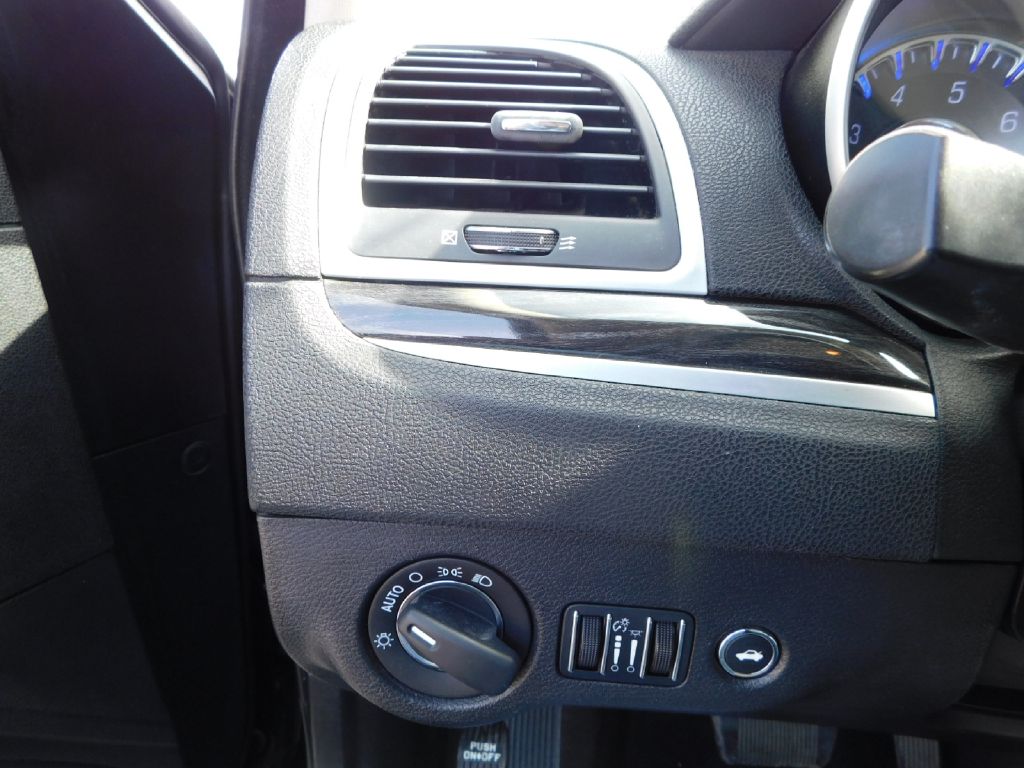Used Car 2015 Chrysler 300  Limited For Sale Under $10,000 In San Antonio, Texas