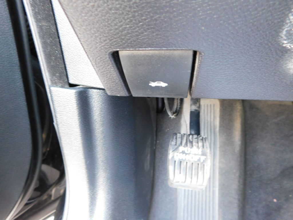 Used Car 2015 Chrysler 300  Limited For Sale Under $10,000 In San Antonio, Texas