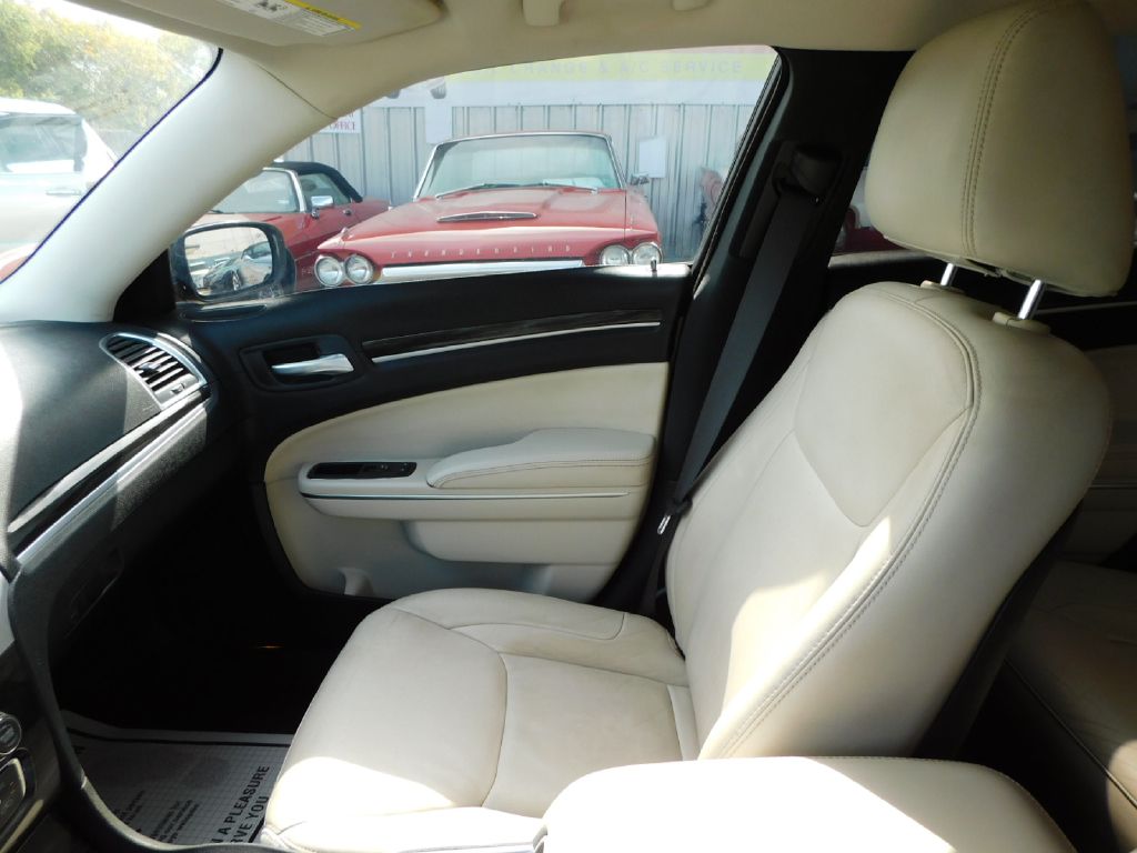 Used Car 2015 Chrysler 300  Limited For Sale Under $10,000 In San Antonio, Texas