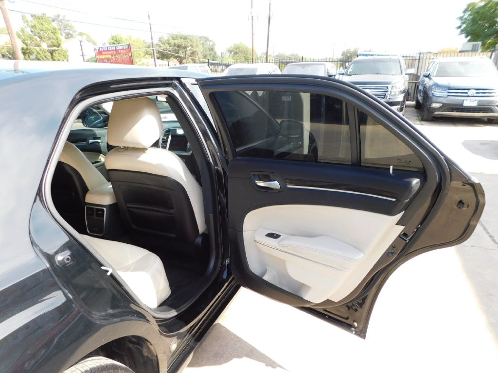 Used Car 2015 Chrysler 300  Limited For Sale Under $10,000 In San Antonio, Texas