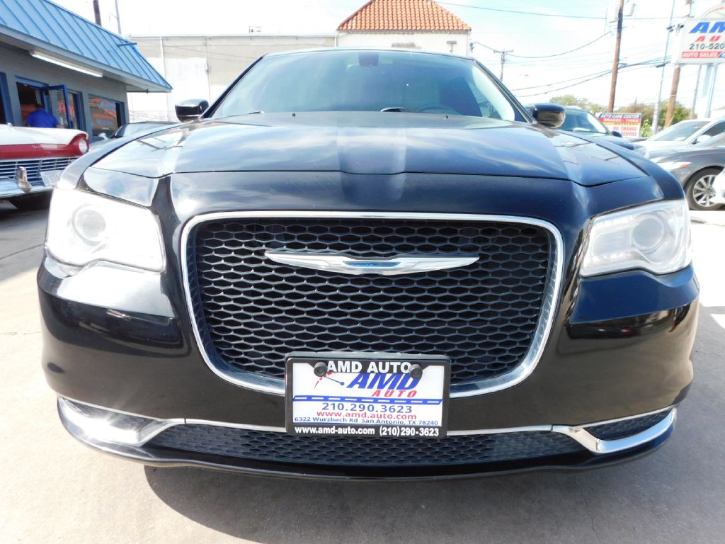 Used Car 2015 Chrysler 300  Limited For Sale Under $10,000 In San Antonio, Texas