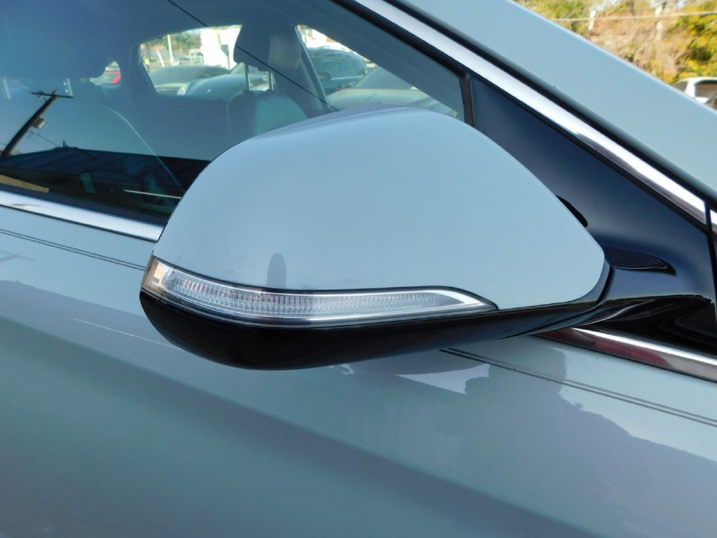 Used Car 2016 Hyundai Sonata  Hybrid For Sale Under $10,000 In San Antonio, Texas